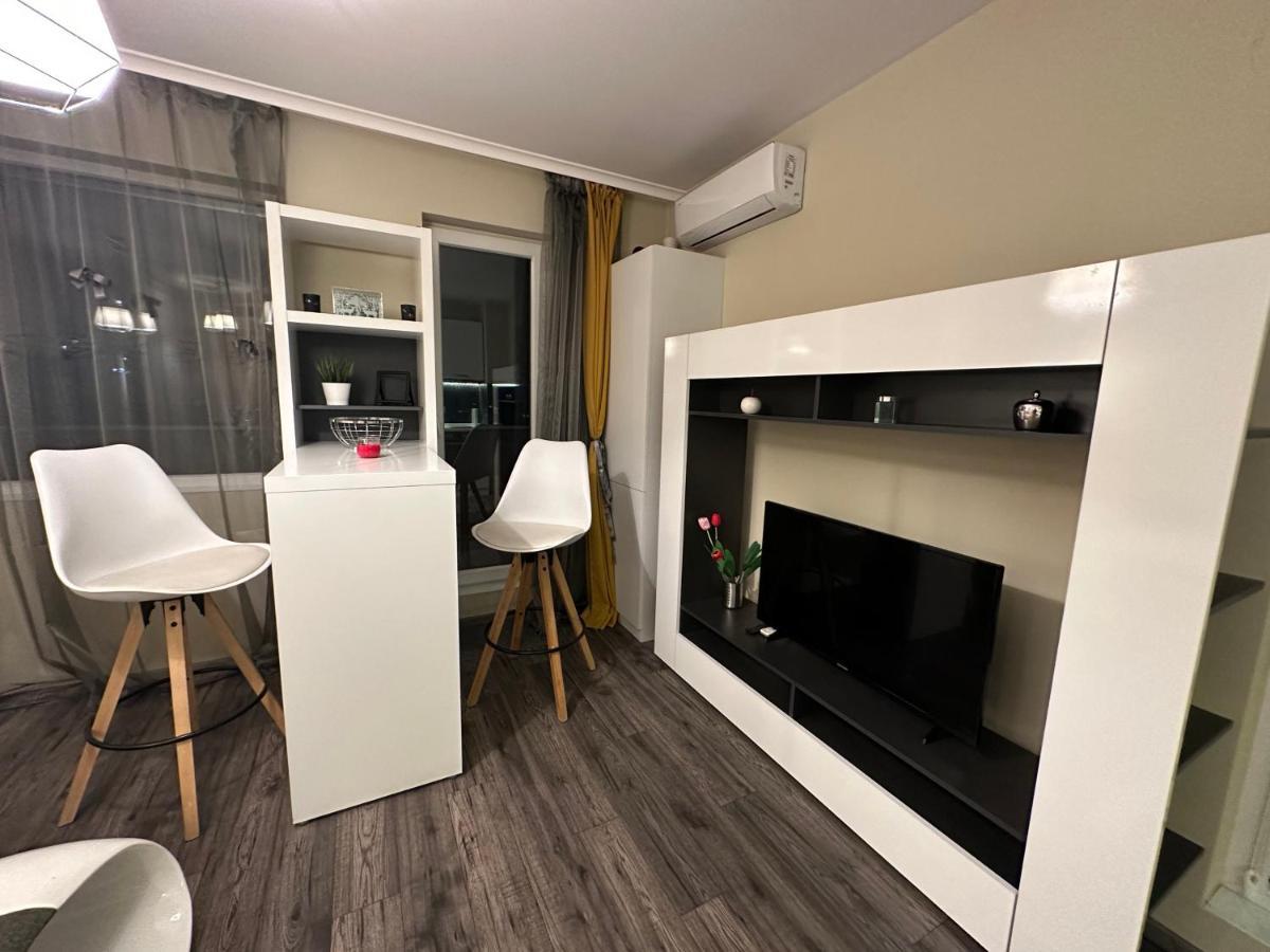 Uni Time Apartment By Lmg Sofia Exterior photo